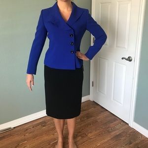 Blue fitted skirt suit